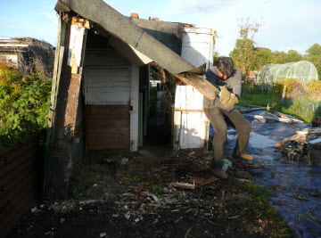 Dismantling a Shed: How to take your shed apart quickly ...